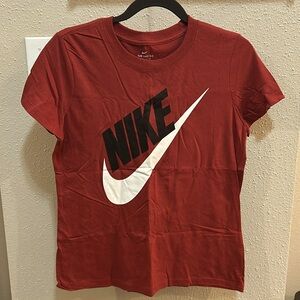 NIKE crimson t-shirt